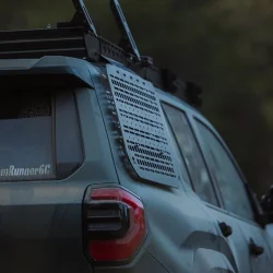 Panel zewnętrzny MOLLE prawy Bison Gear Toyota 4Runner 25-